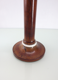 Set antieke houten kandelaars