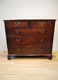 Antieke Engelse commode 18e eeuw