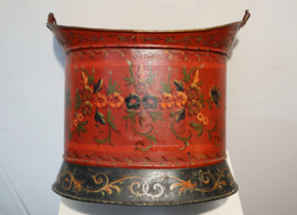 Antieke beschilderde emmer