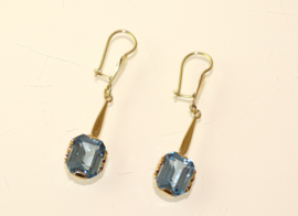 Vintage gouden oorhangers met factetgeslepen aquamarijn