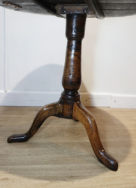 Antieke Engelse tilttoptafel, 18e eeuw