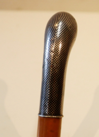 Antieke wandelstok met zilveren heft