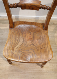 Vier antieke Scroll Back Windsorstoelen