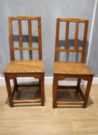 Set antieke iepenhouten stoeltjes