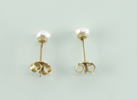 Oorknoppen 18k goud bouton parel 4,5 mm