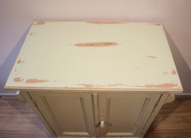 Brocante tweedeurs waskastje