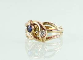 Antieke gouden ring slangen diamant saffier