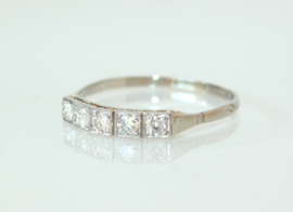 Witgouden Art Deco ring met vijf oudslijpsel diamanten