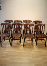 Set  van 8 antieke Windsor stoelen