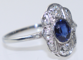 Antieke Art Deco ring 18kt witgoud en platina met saffier en oudslijpsel diamant