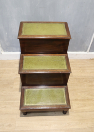 Antiek Engels bibliotheektrapje