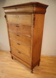 Antieke chiffonière met bureaugedeelte