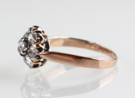 Antieke roségouden ring met oud slijpsel diamanten