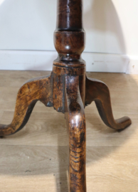 Antieke Engelse tilttoptafel, 18e eeuw