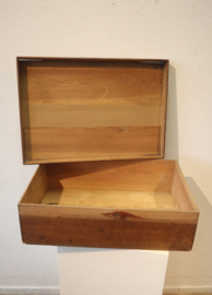Twee antieke houten opbergdozen