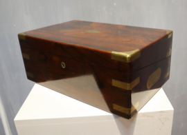 Antieke Engelse schrijfkist met geheime vakjes