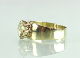 Gouden ring met grote groene saffier