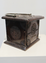 Antiek kerfsnede stoofje, 1770