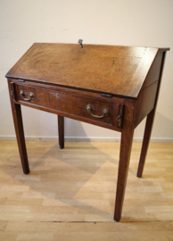 Antieke Engelse schrijftafel