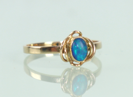 Gouden ring met prachtige blauwe opaal