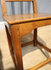Set antieke iepenhouten stoeltjes