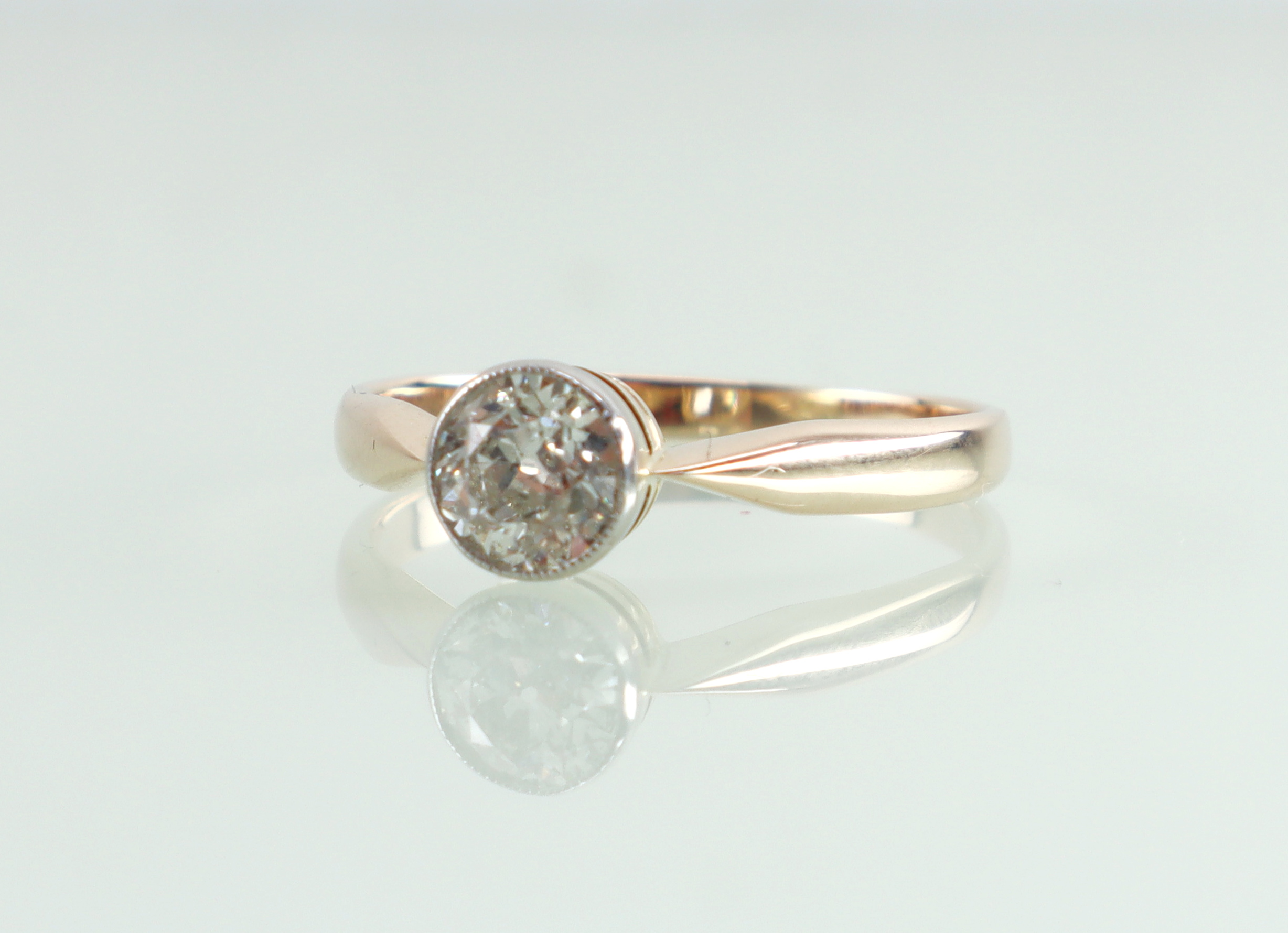 Antieke gouden ring oud slijpsel diamant 0,8 ct