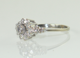 Vintage 18 karaat gouden bloemvormige ring met diamanten