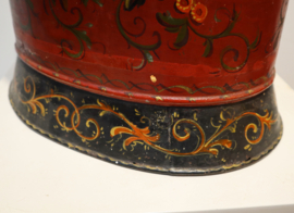 Antieke beschilderde emmer