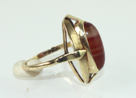 Vintage 14 gouden ring met cabochon streepagaat