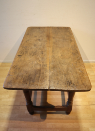 Antieke Hollandse kloostertafel