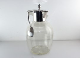 Antiek glazen karaf met zilveren montuur en handvat, 1912