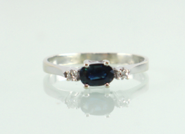 Witgouden ring met groenblauwe saffier en diamant
