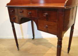Antiek Engels schrijftafeltje, sidetable