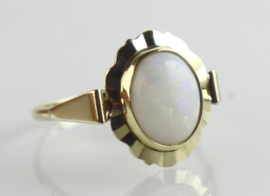 Vintage gouden ring met opaal