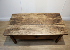 Antieke Spaanse salontafel