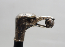 Antieke wandelstok met handvat vogel