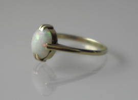 Vintage gouden ring met opaal
