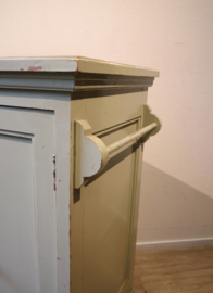 Brocante tweedeurs waskastje