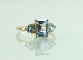 Gouden ring 18 karaat met blauwe topaas