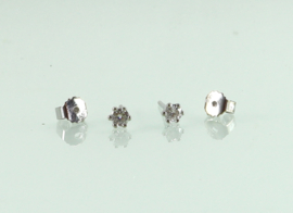 Witgouden oorbellen diamant