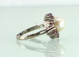 Vintage witgouden ring met parel en robijnen