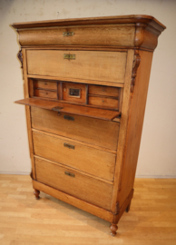 Antieke chiffonière met bureaugedeelte