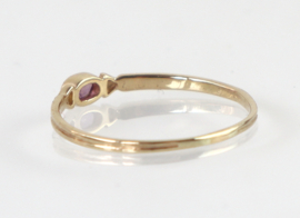 Antieke gouden ring met robijn
