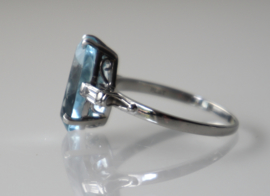 Art Deco platina ring met natuurlijke aquamarijn en diamant