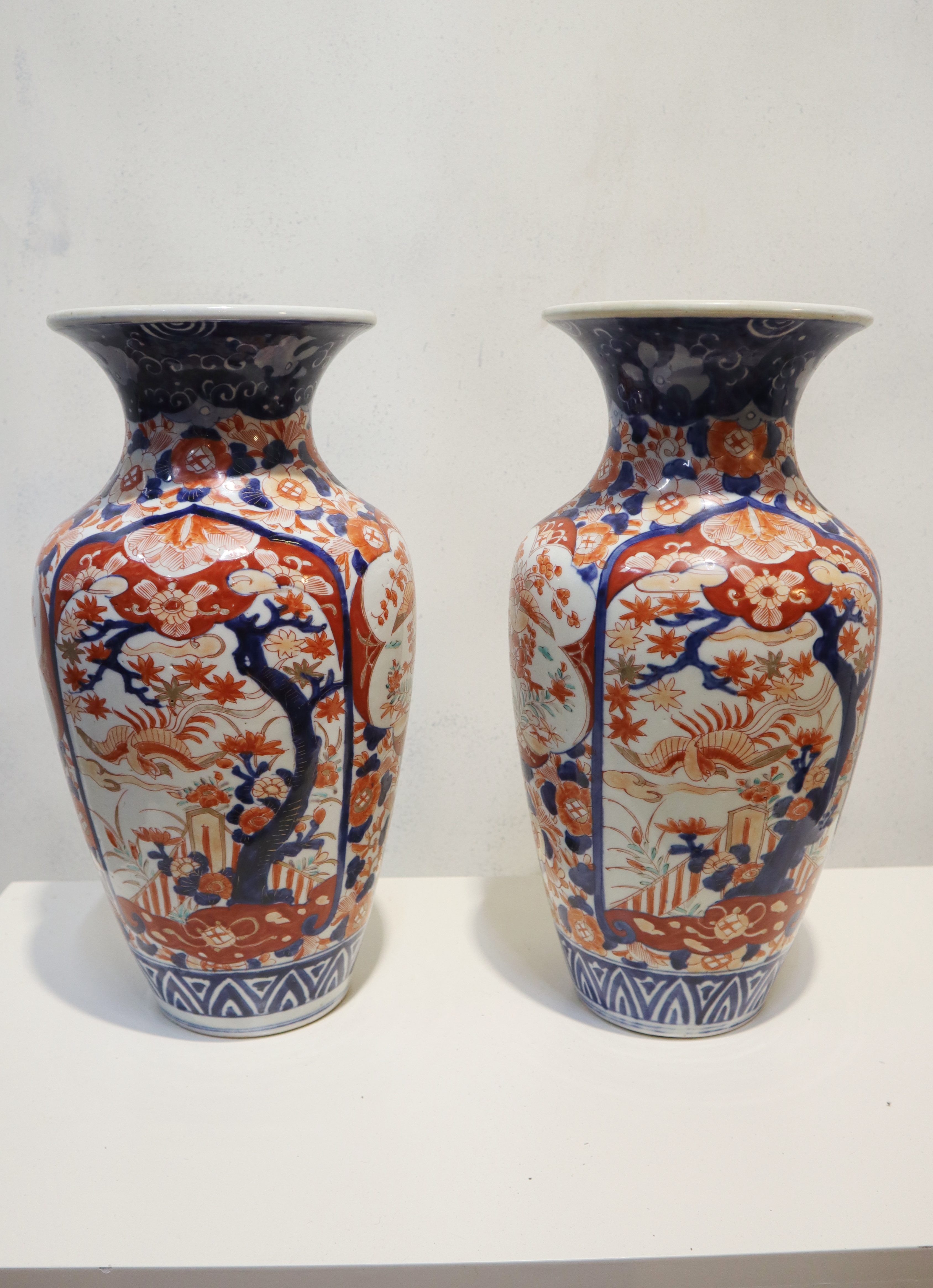 Set antieke Imari porseleinen vazen