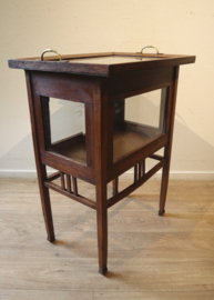 Art Deco theekastje met kerfsnede dienblad