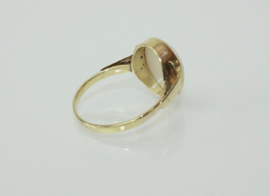 Nederlandse vintage gouden ring met grote opaal