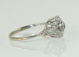 Vintage 18 karaat gouden bloemvormige ring met diamanten