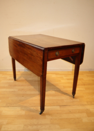 Antieke Engelse Pembroketafel