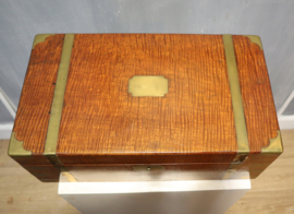 Antieke Engelse schrijfkist met geheime vakjes